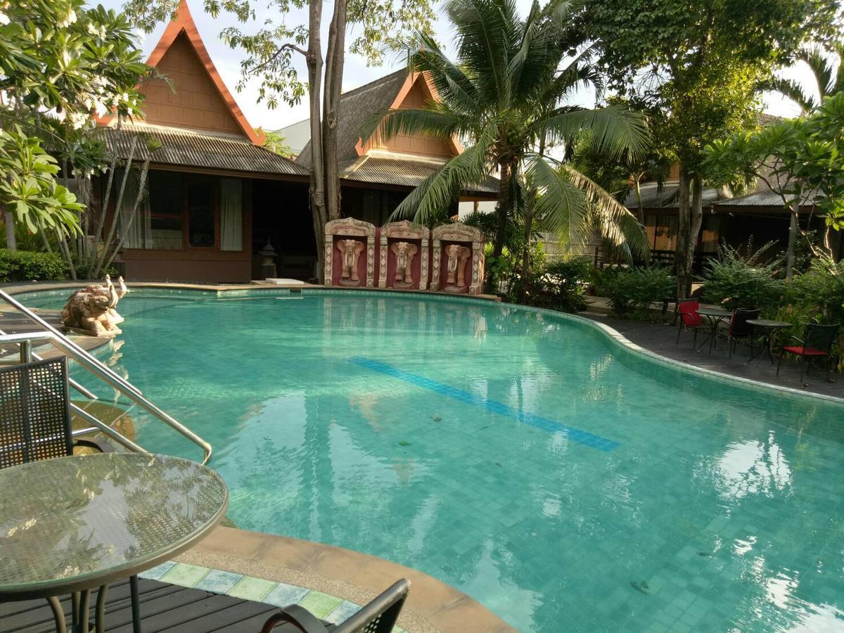 The Imperial Home Hotel Pak Kret Exterior photo